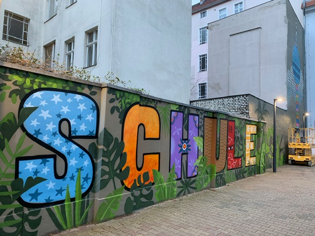 "Schule" als Graffiti